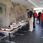 クラブハウスレストランでの昼食はビュッフェスタイルだった