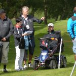 大会にはたくさんのボランティアが参加しており、進行やスコア管理などを手伝っていた