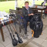 最終日は終日雨だった。ラウンド終了後クラブをゴルフバッグから出し乾かす