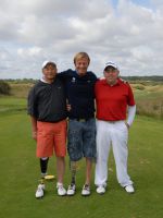 ヨーロッパの選手とラウンドする浅野芳夫選手