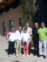 試合中にゴルフの国際的普及とパラリンピックについてミーティングを行った日本の役員とEDGA副会長のピーター・フォン・ヂュジン氏(オランダ)、スウェーデンのマッツ・リンド氏