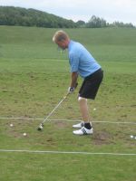 左打ちの練習をするステファン・モックフォルト選手(デンマーク)